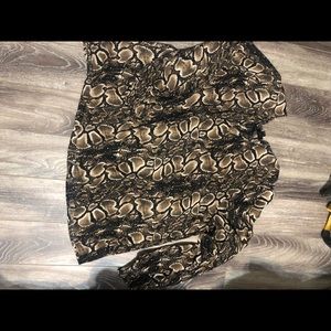Worthington snakeskin top size xxl